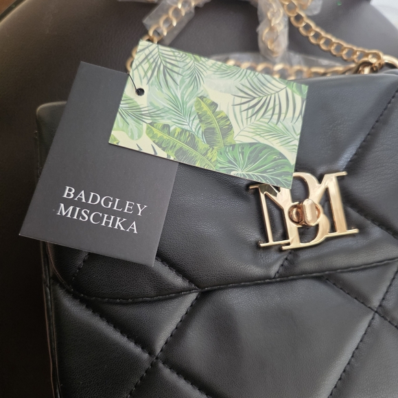 NWT Badgley Mischka Black Crossbody Bag with Gold Accents - Picture 4 of 6